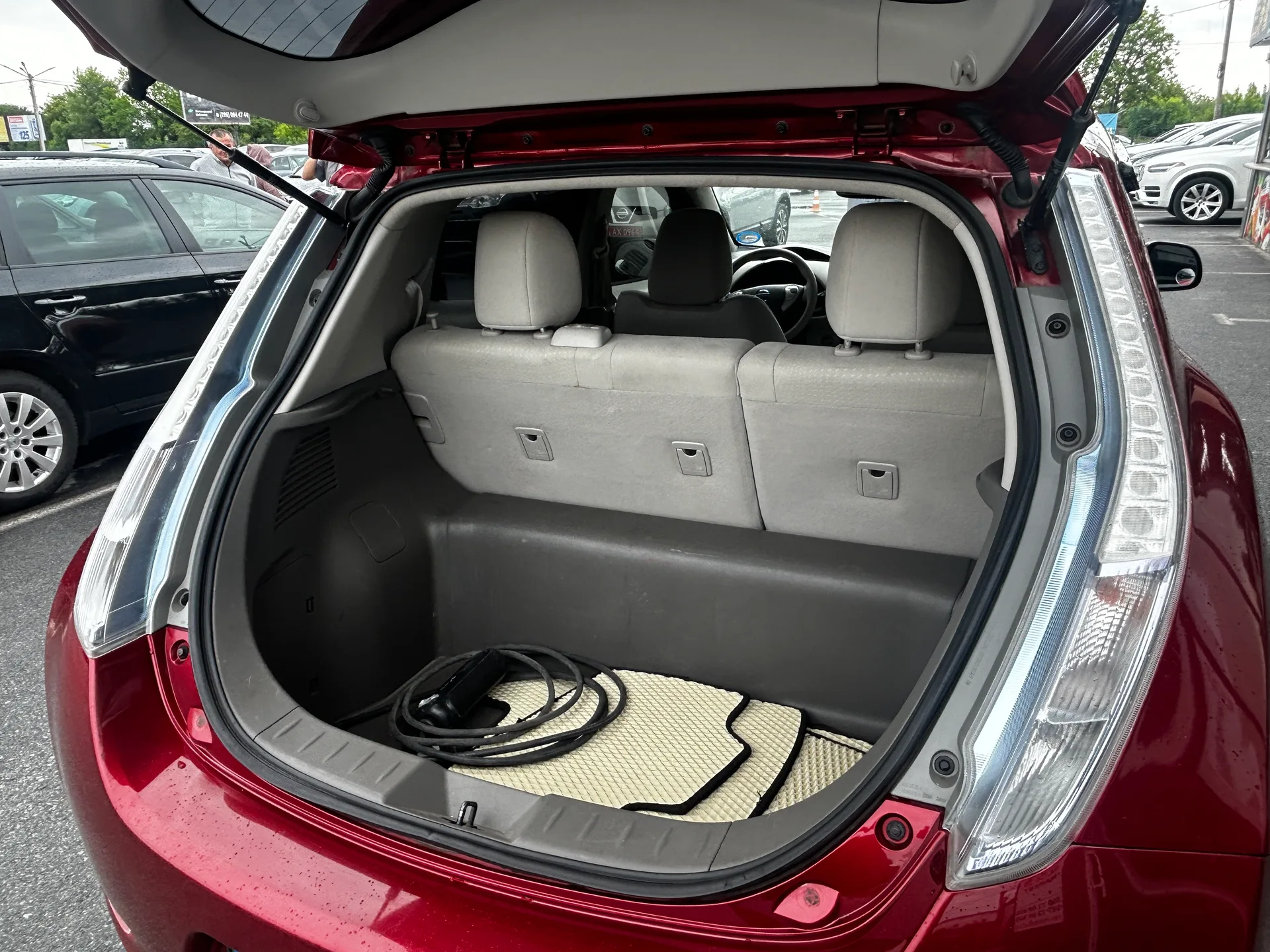Nissan Leaf — фото 8