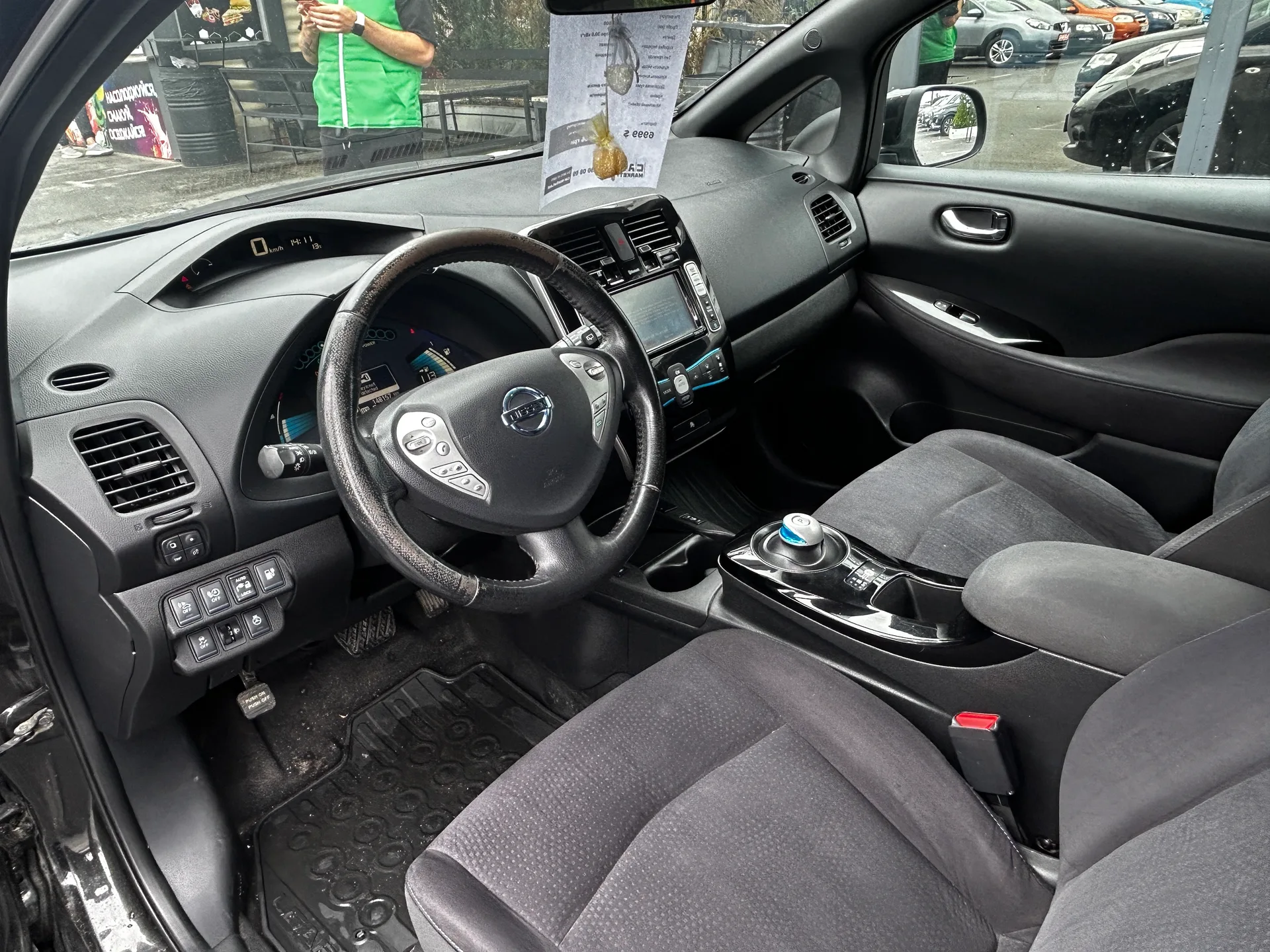 Nissan Leaf — фото 5