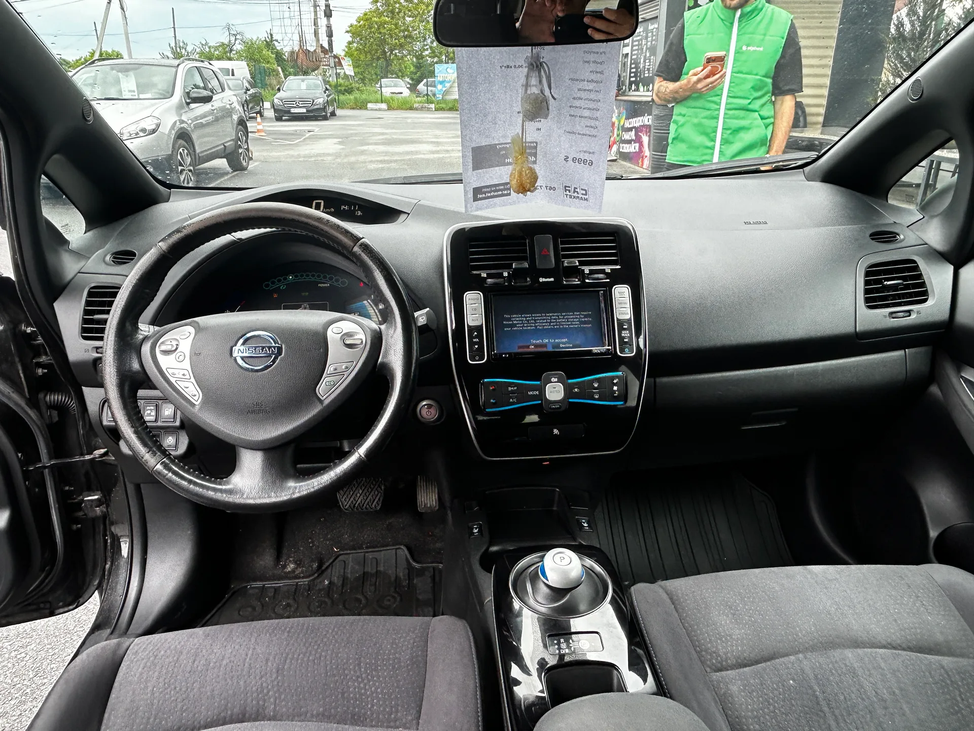 Nissan Leaf — фото 6