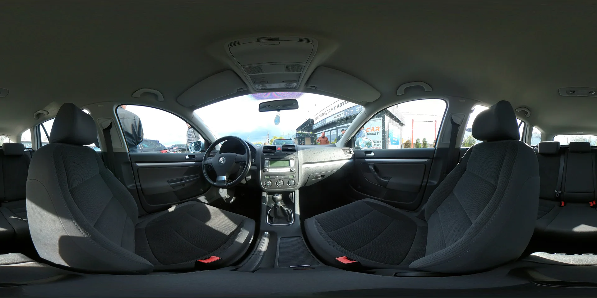 Volkswagen Touran — 360°
