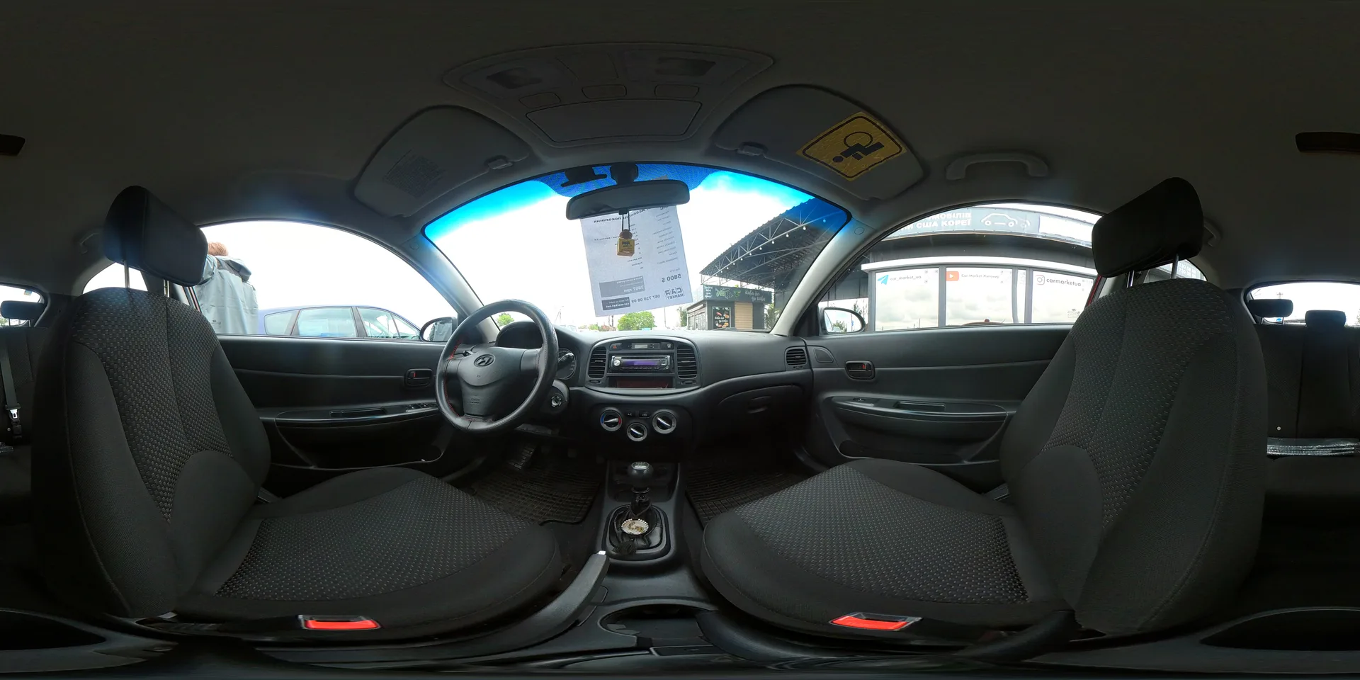 Hyundai Accent — 360°