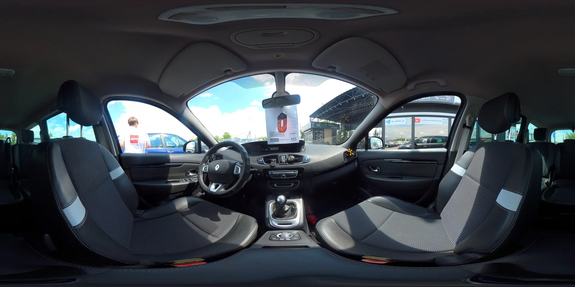 Renault Grand Scenic — 360°