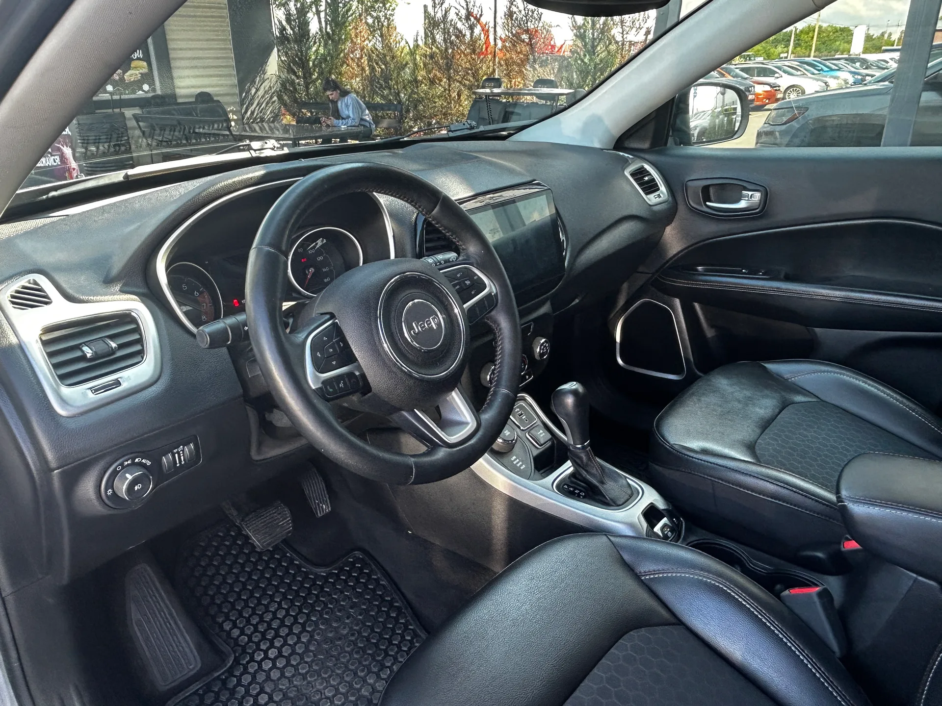 Jeep Compass — фото 5