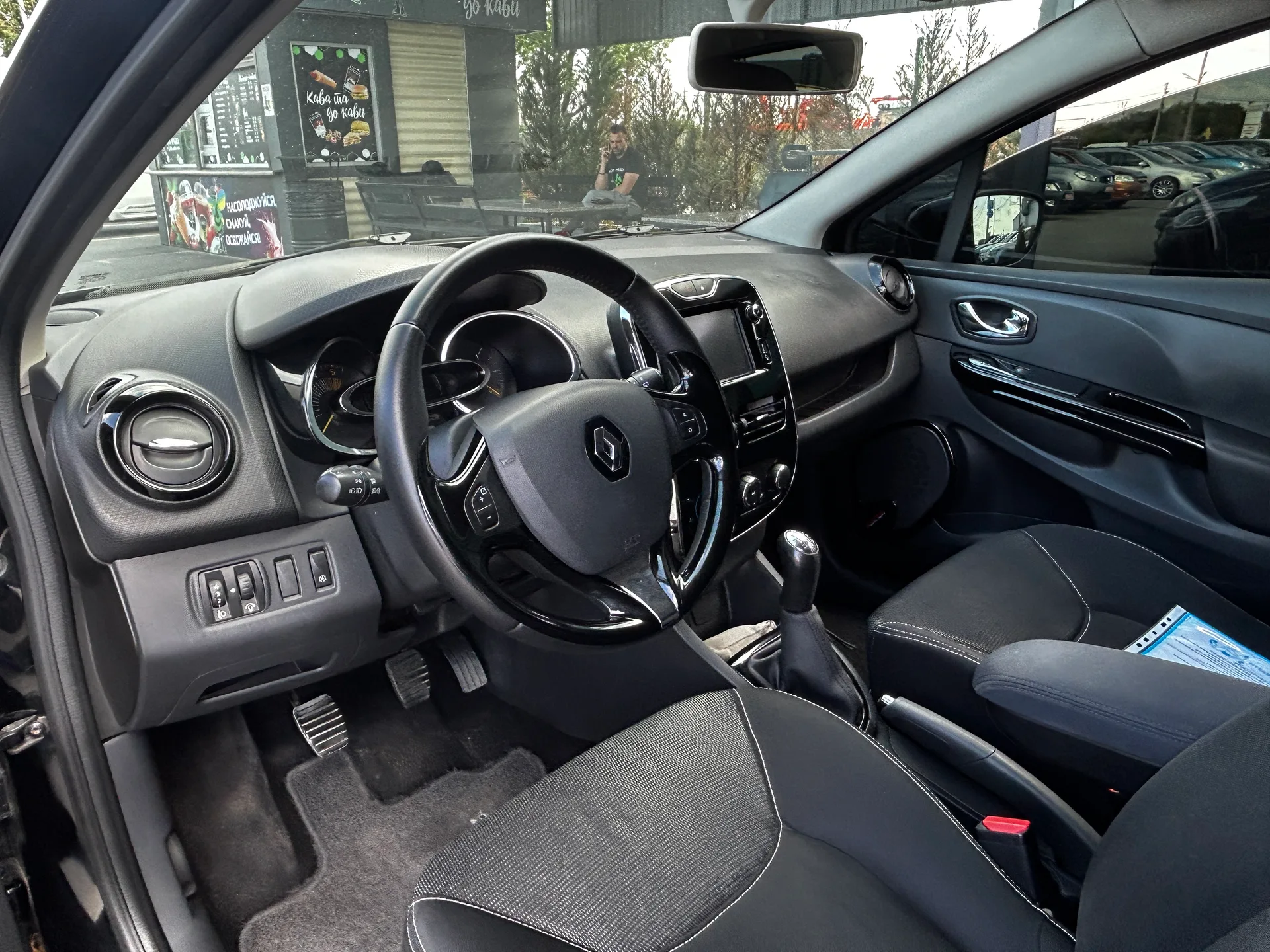 Renault Clio — фото 5
