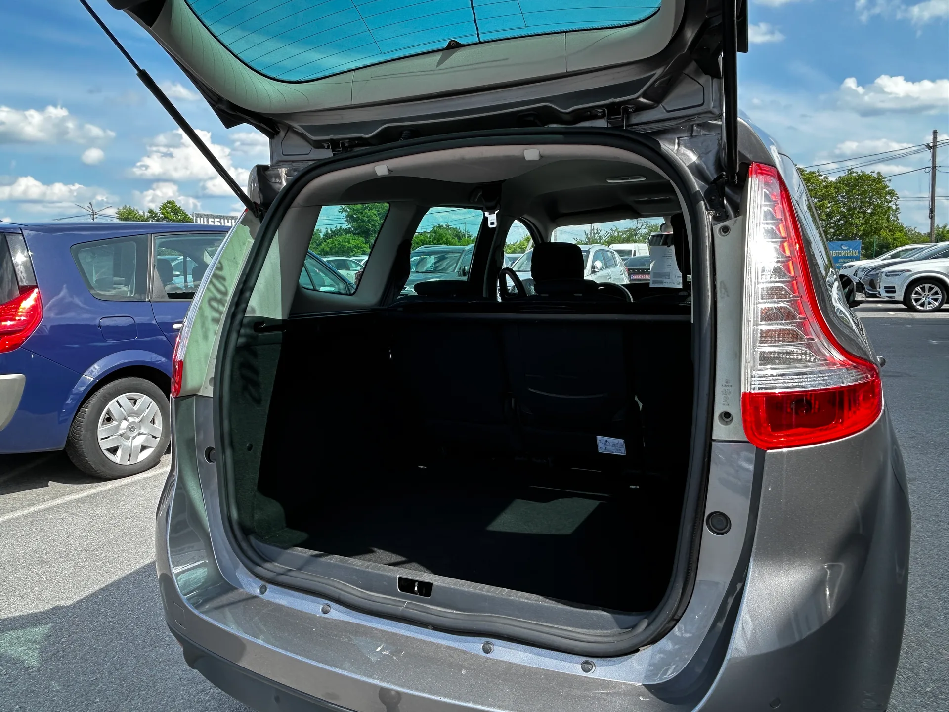 Renault Scenic — фото 8