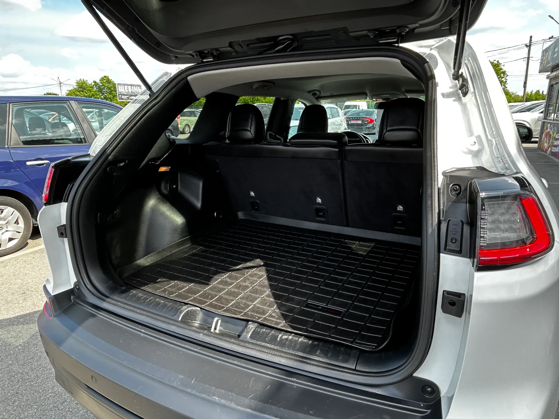 Jeep Cherokee — фото 8