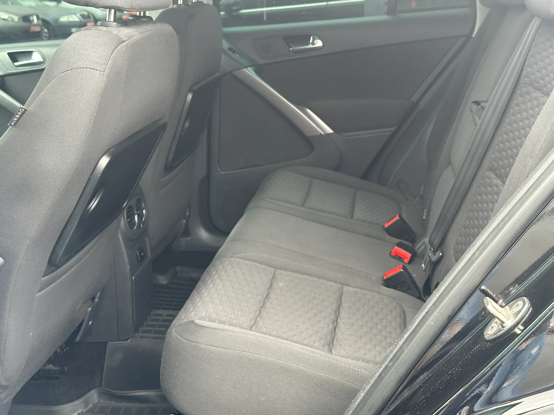 Volkswagen Tiguan — фото 8