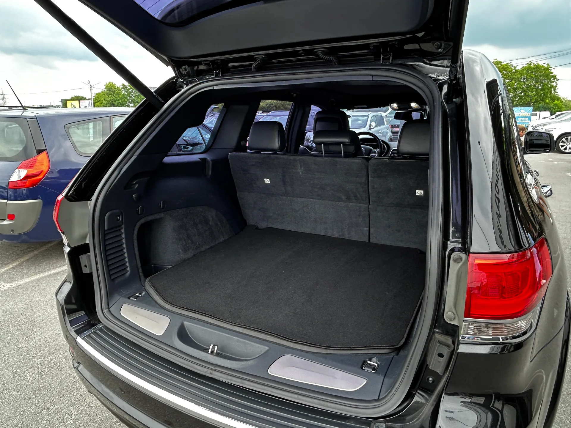 Jeep Grand Cherokee — фото 8