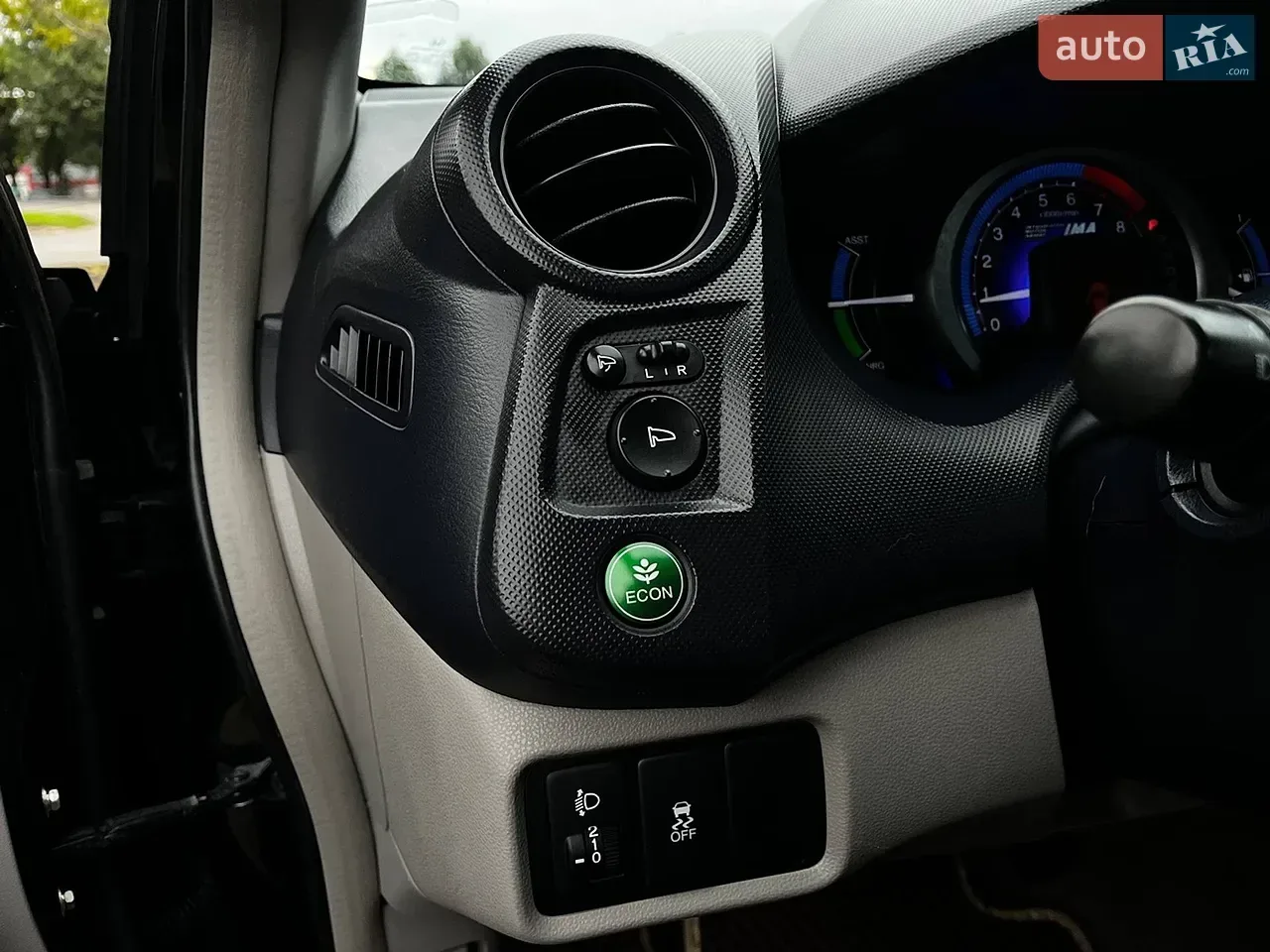 Honda Insight — фото 10