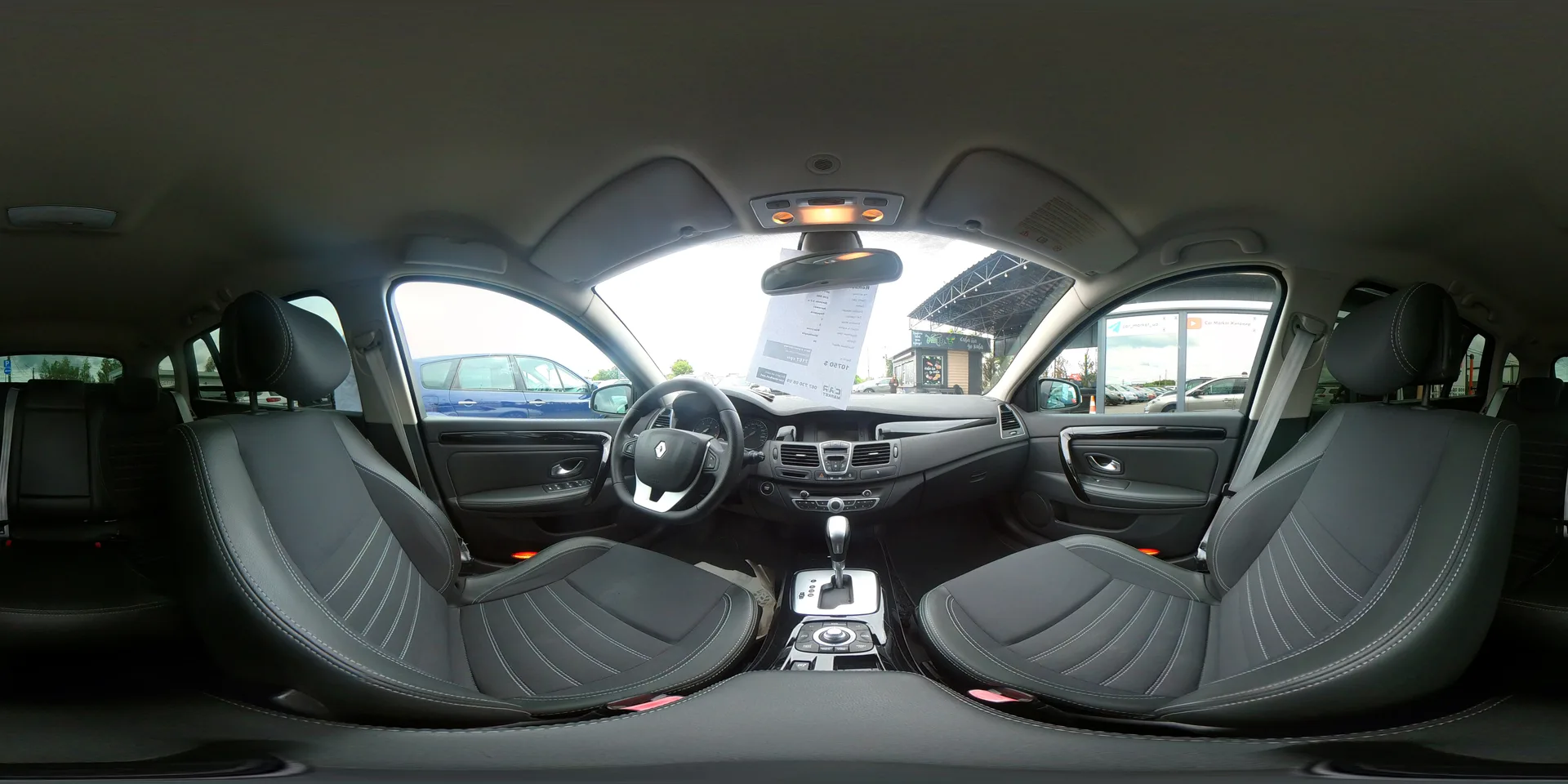 Renault Laguna — 360°