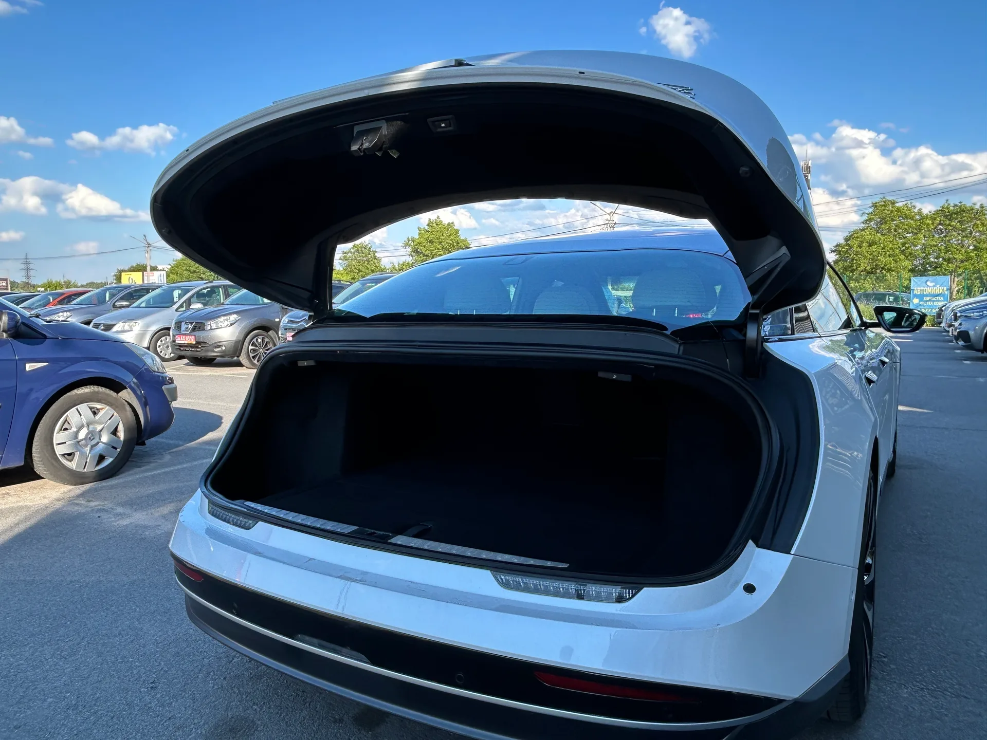 Lucid Air — фото 13