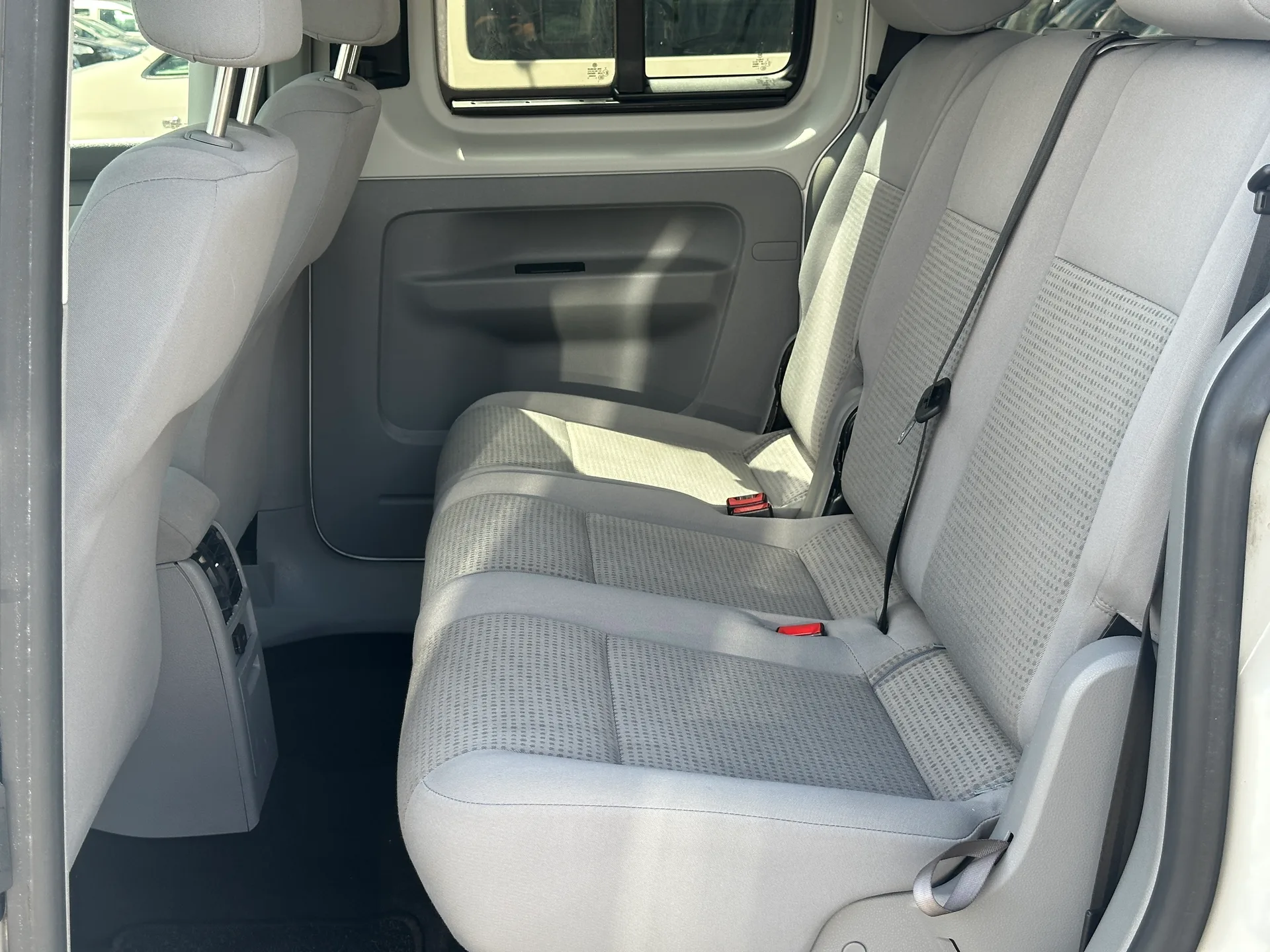 Volkswagen Caddy — фото 11