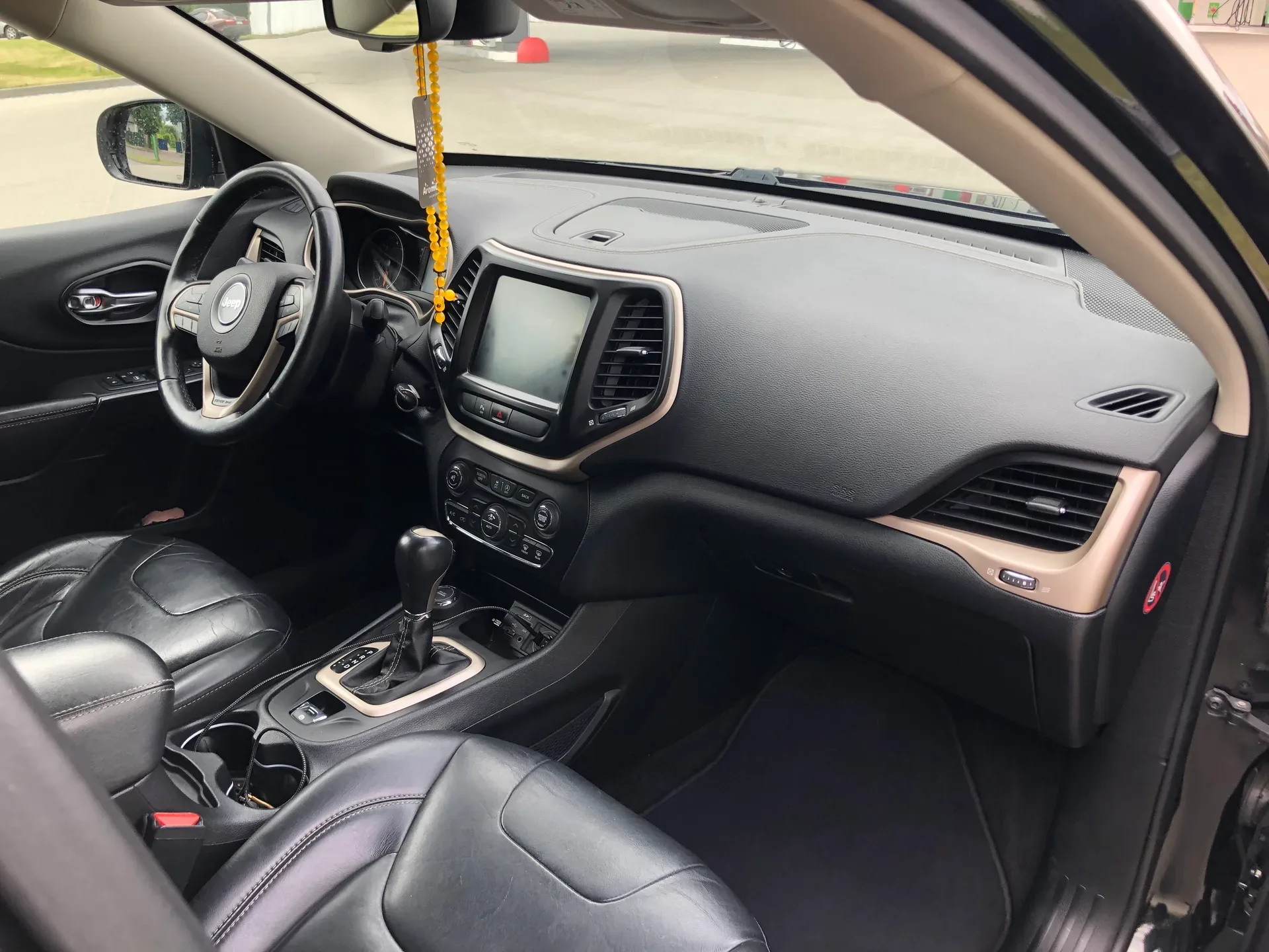 Jeep Cherokee — фото 2