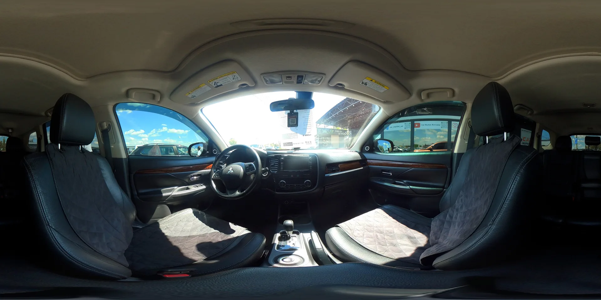 Mitsubishi Outlander — 360°