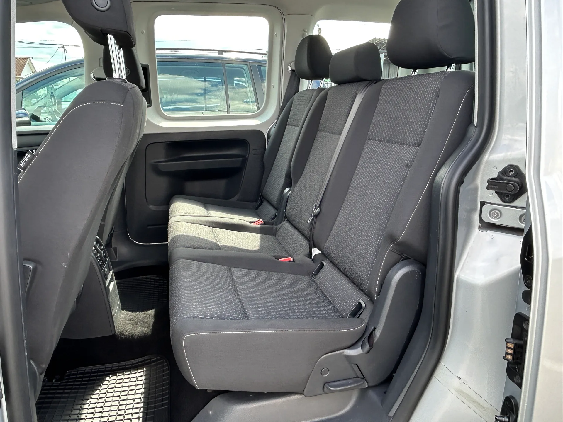 Volkswagen Caddy — фото 7