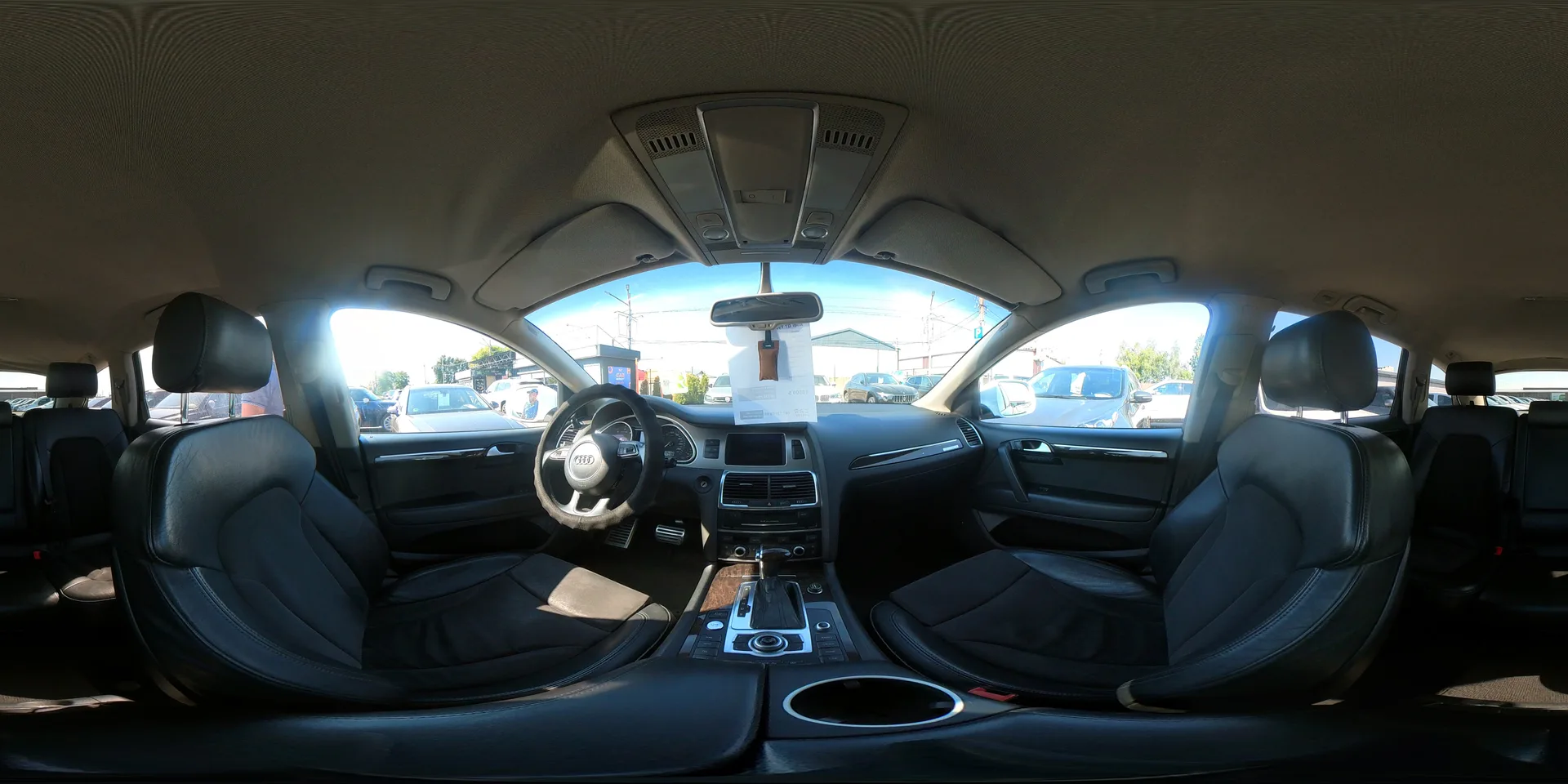 Audi Q7 — 360°