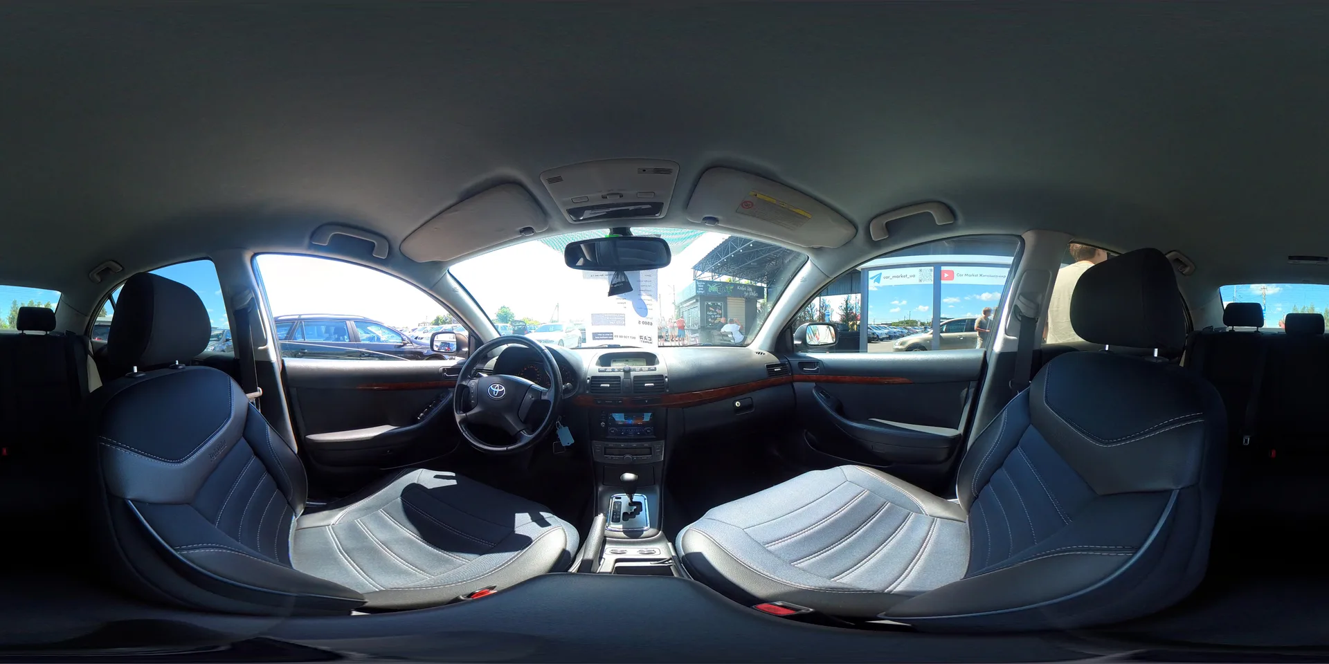 Toyota Avensis — 360°