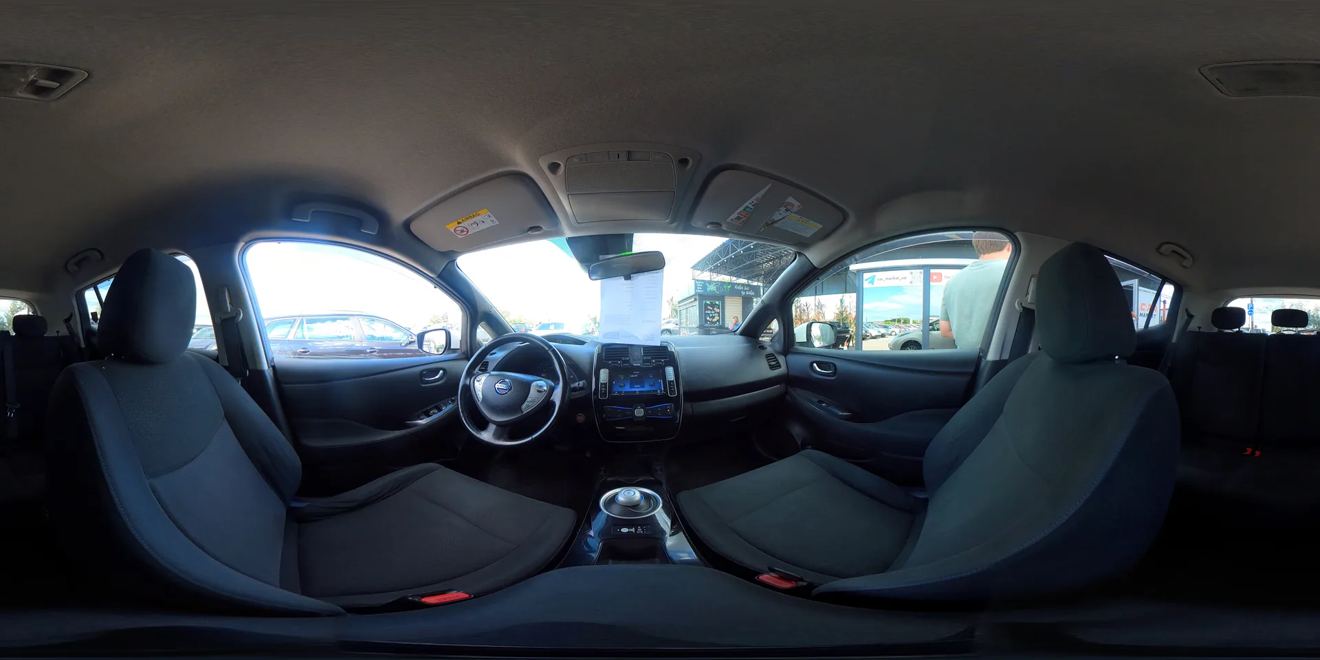 Nissan Leaf — 360°