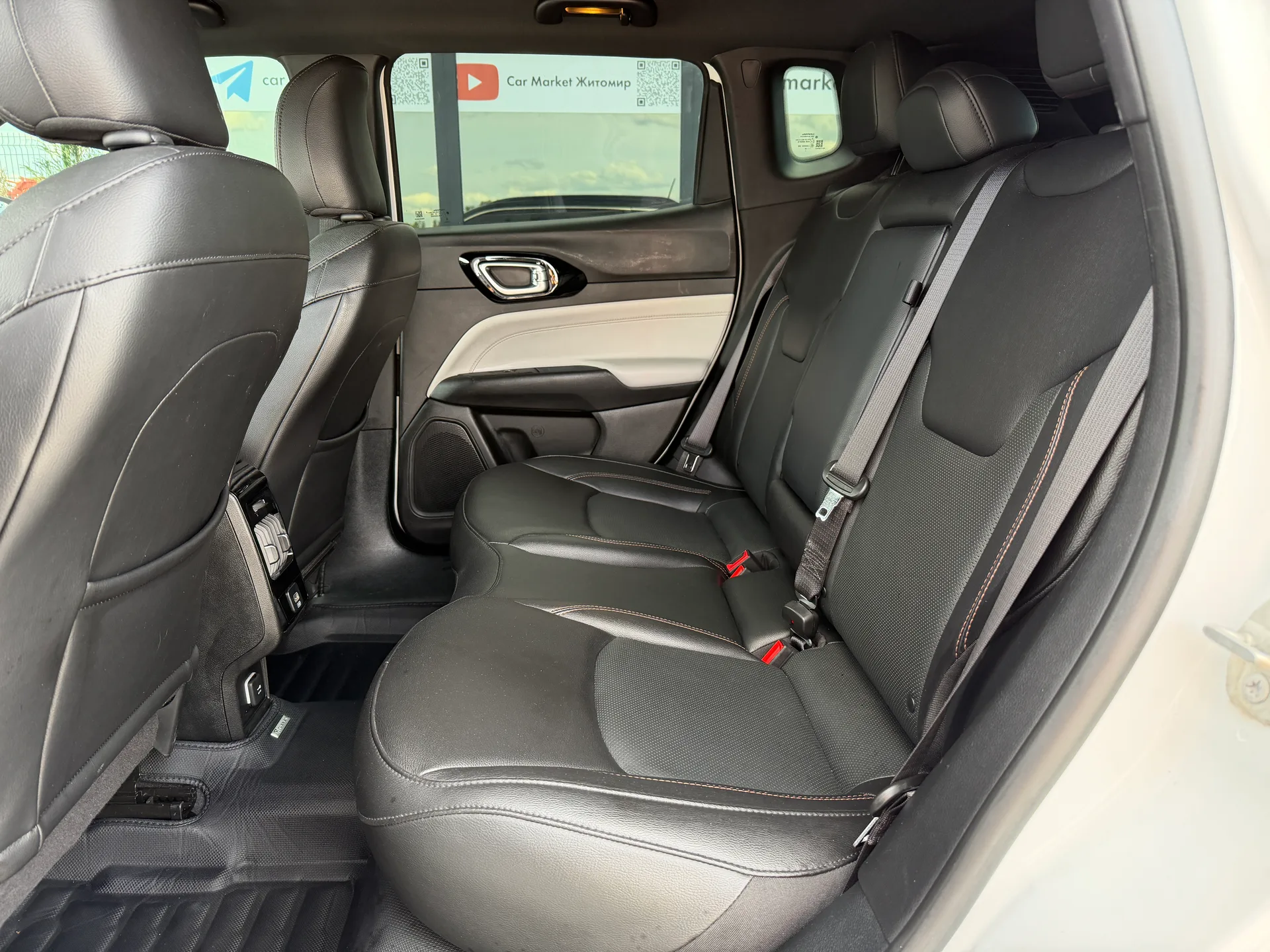 Jeep Compass — фото 7