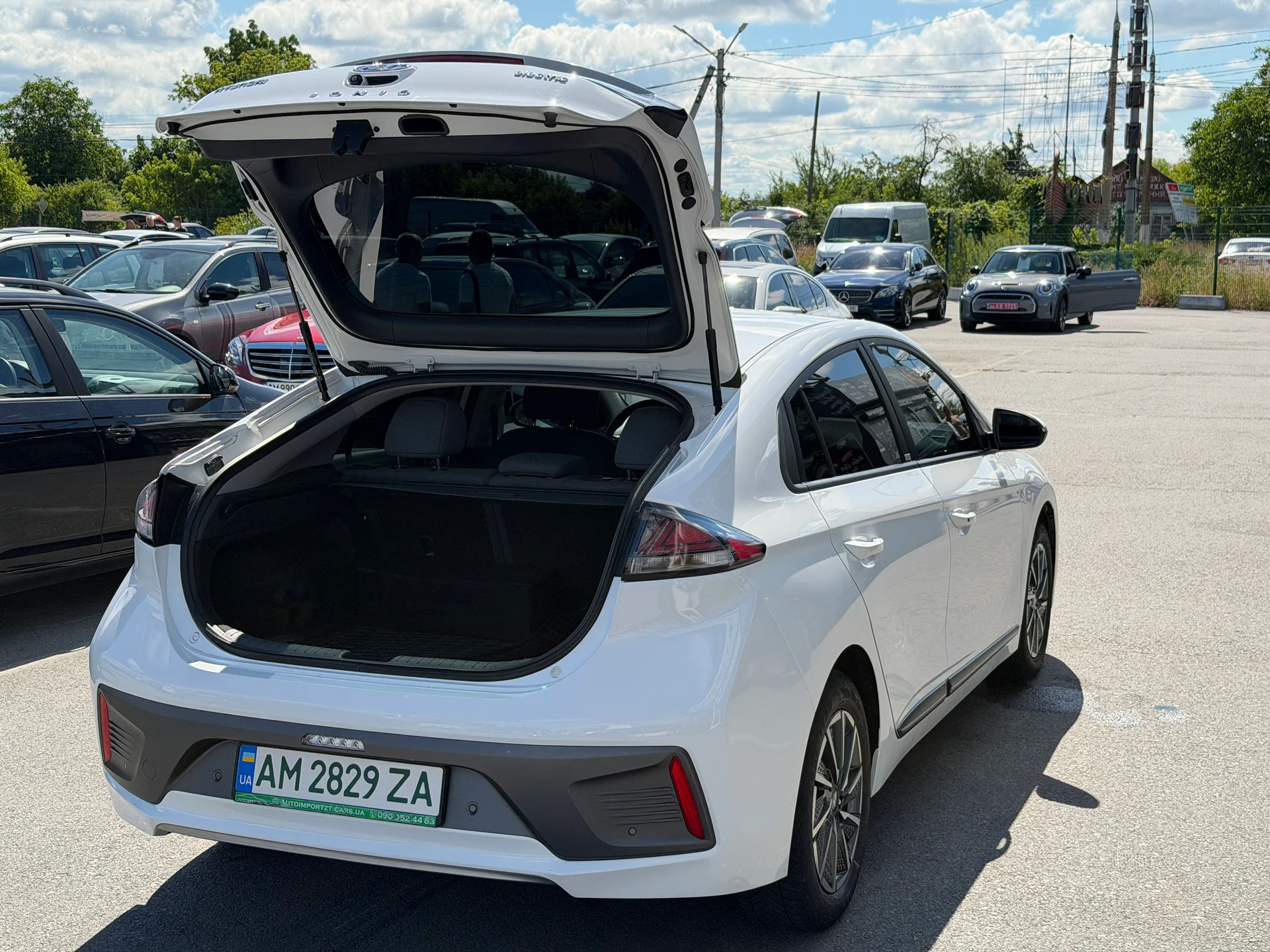 Hyundai Ioniq — фото 9