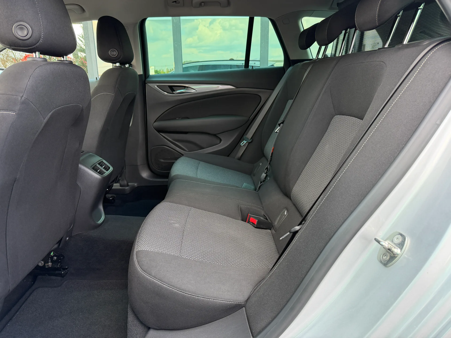 Opel Insignia — фото 7