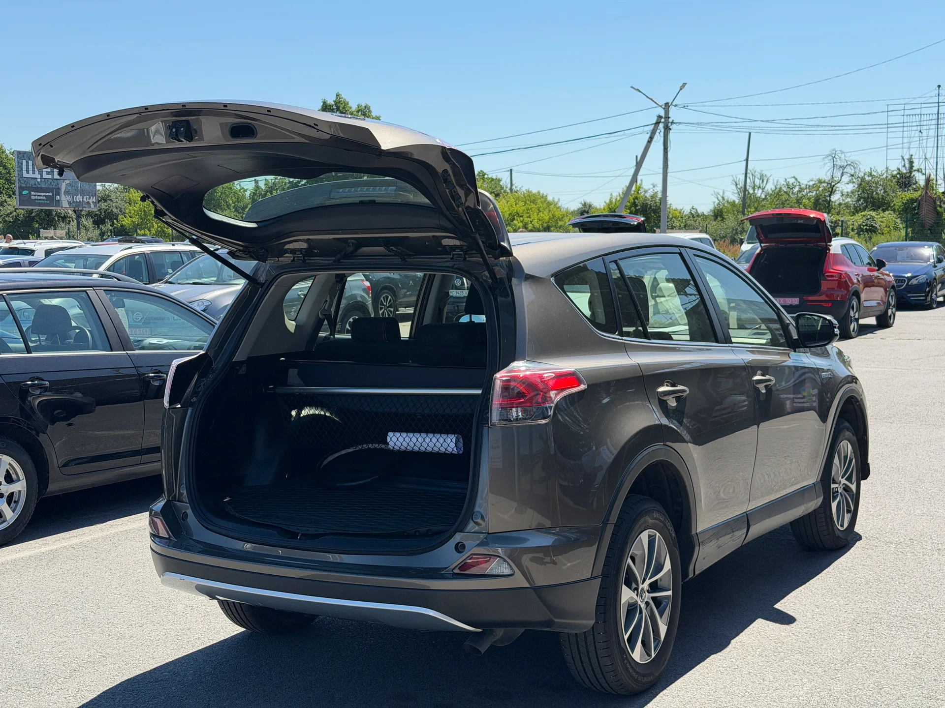 Toyota RAV4 — фото 8