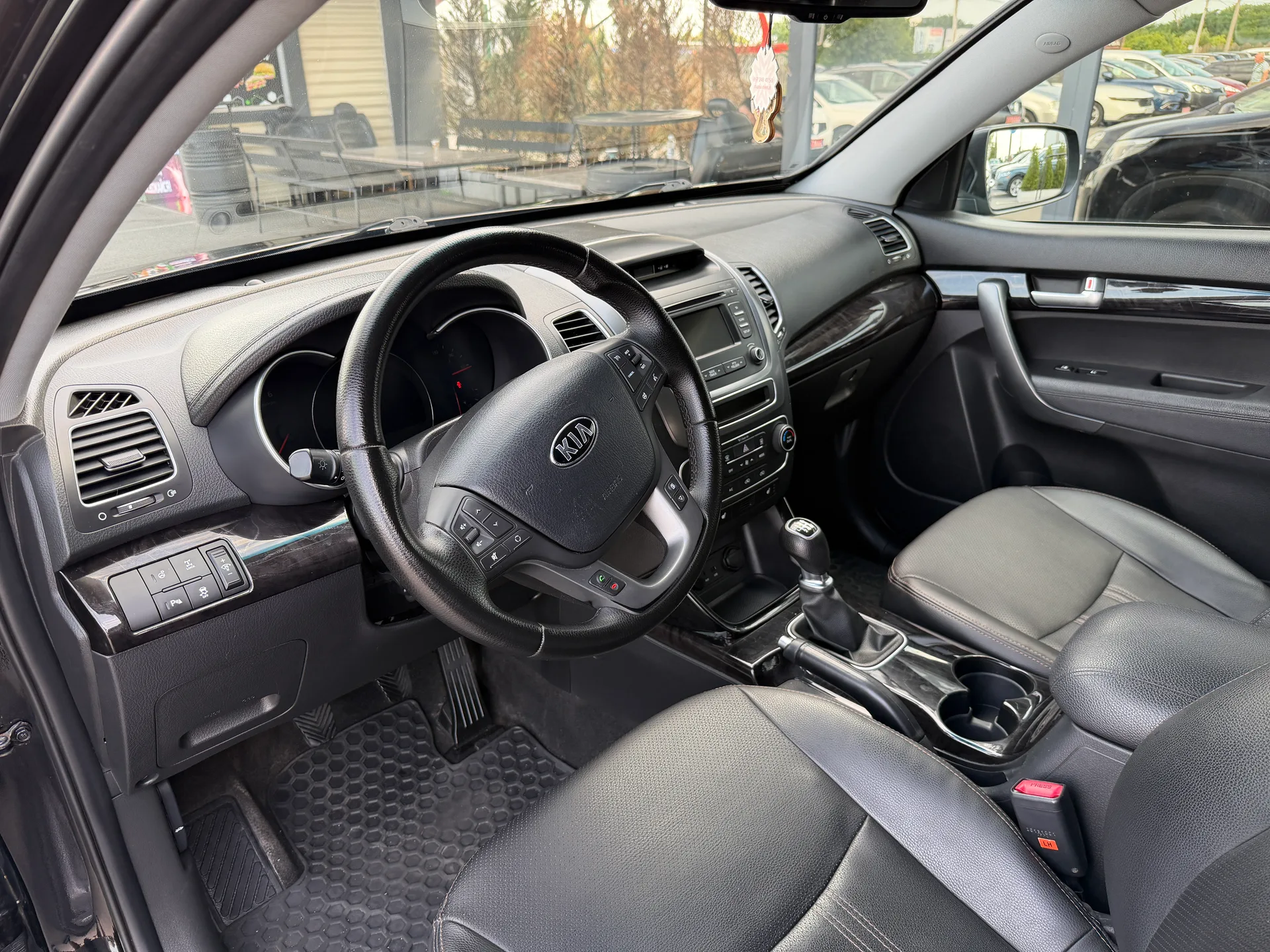 Kia Sorento — фото 5