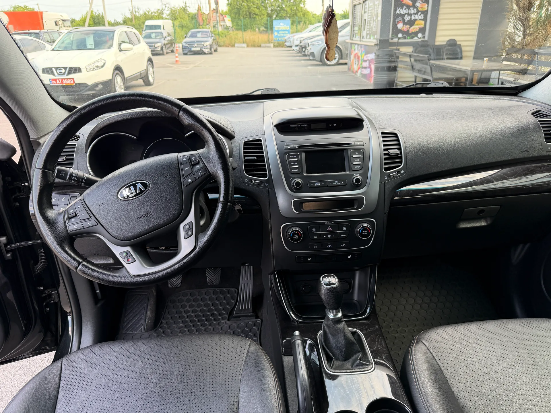Kia Sorento — фото 6