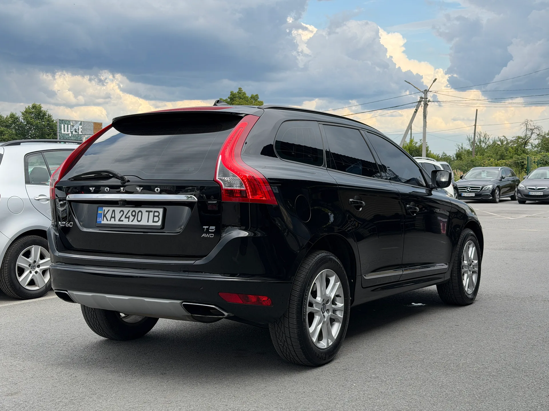 Volvo XC60 — фото 3
