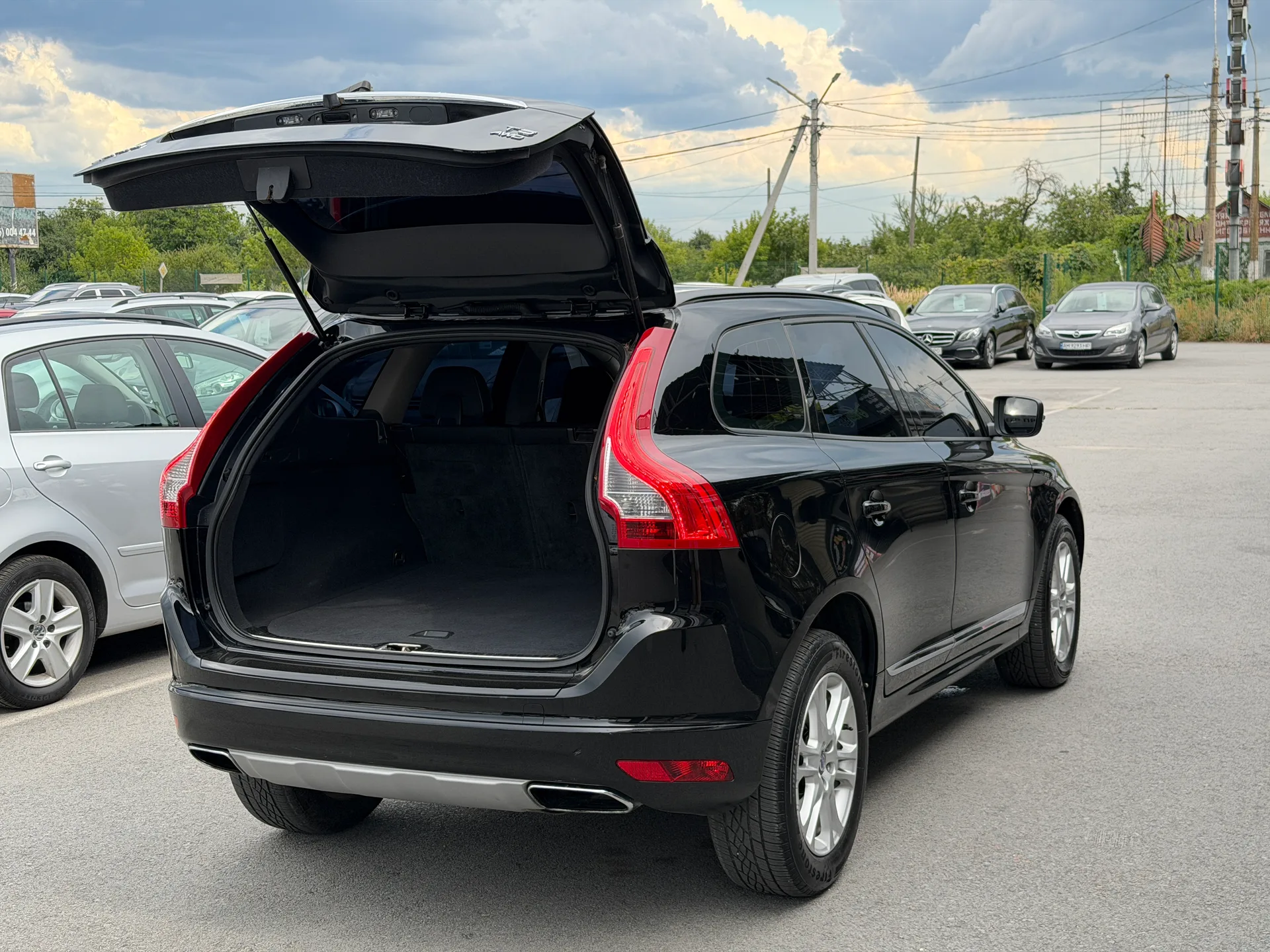 Volvo XC60 — фото 8