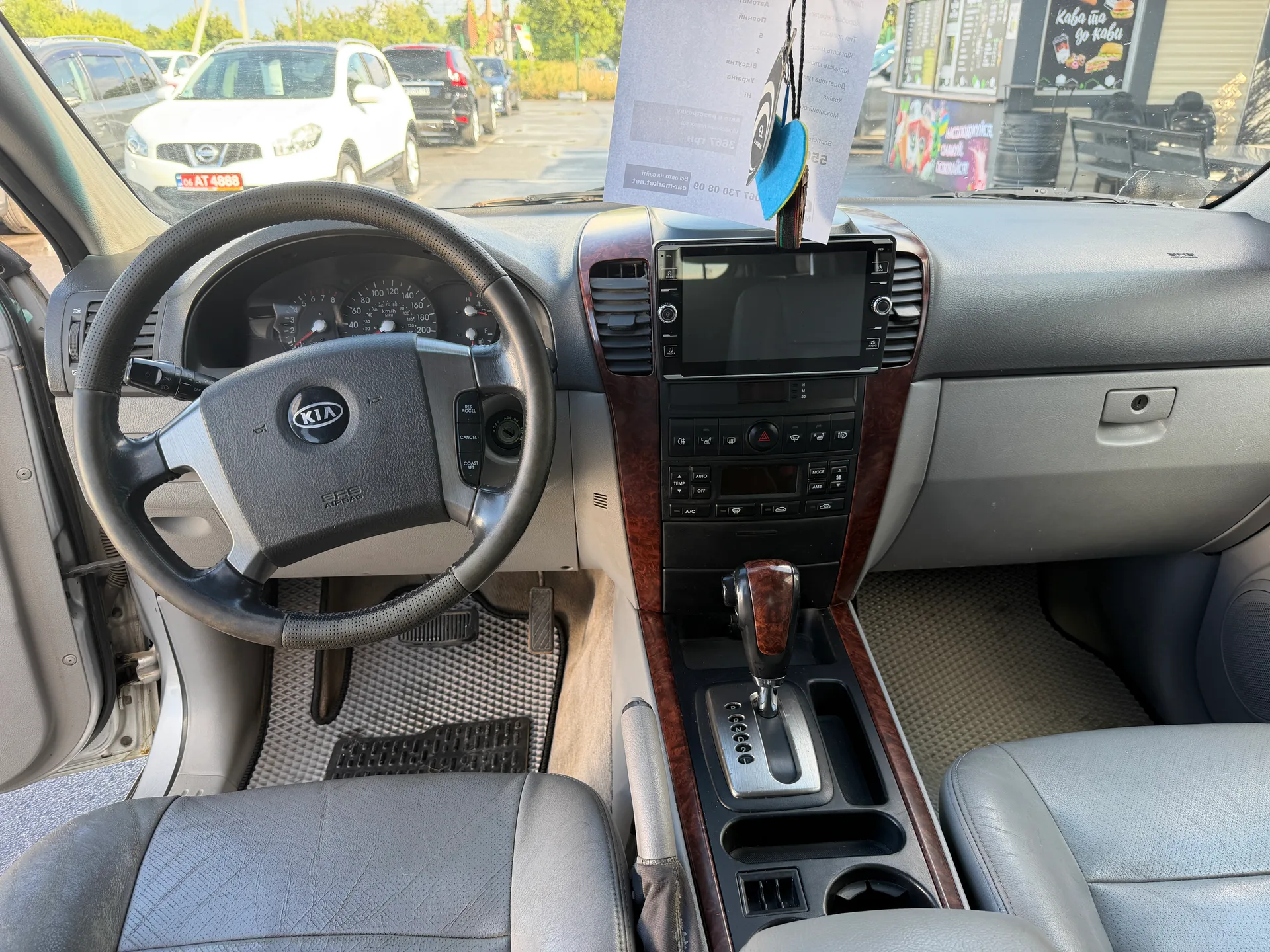 Kia Sorento — фото 6