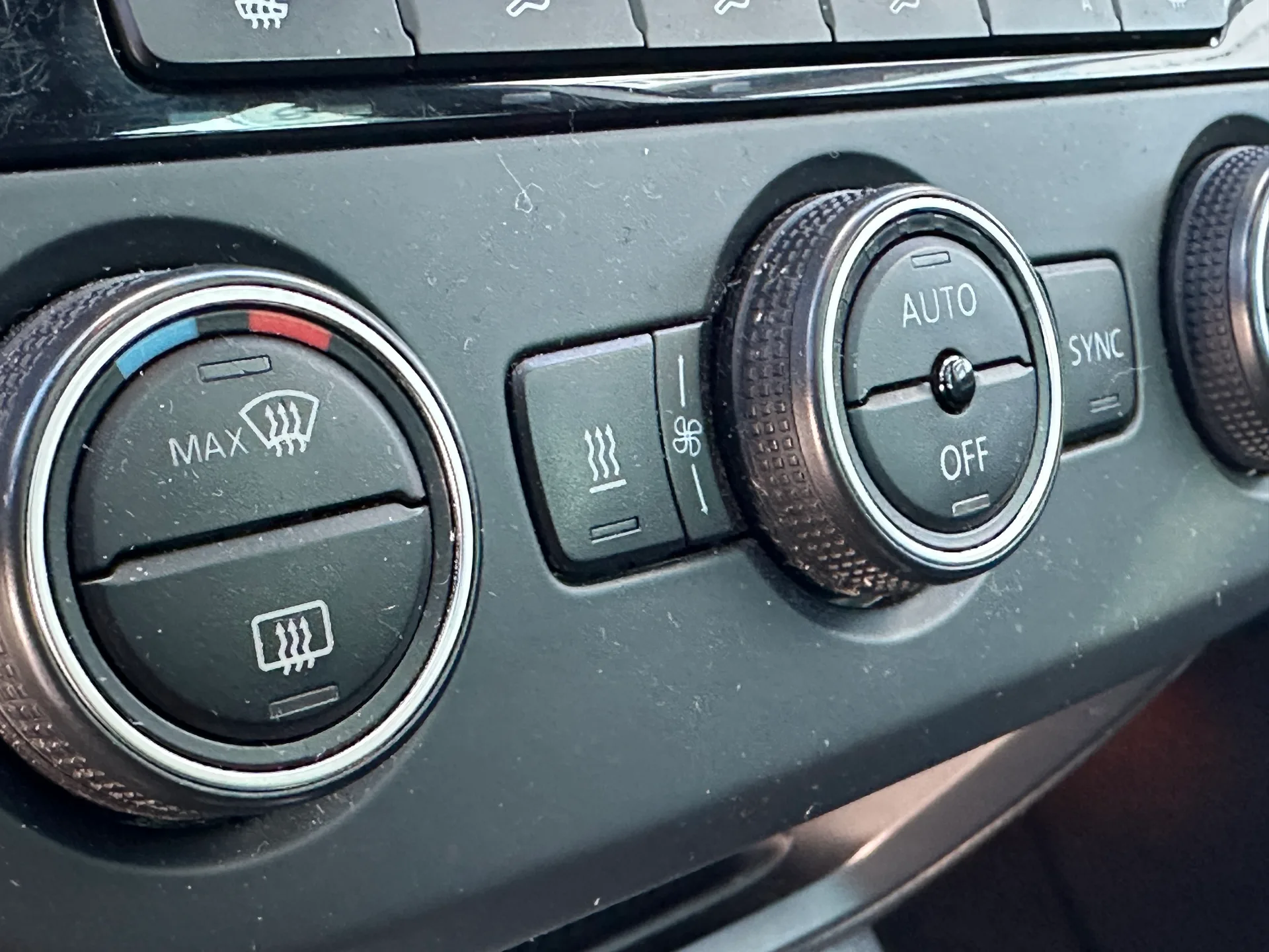 Volkswagen Tiguan — фото 11