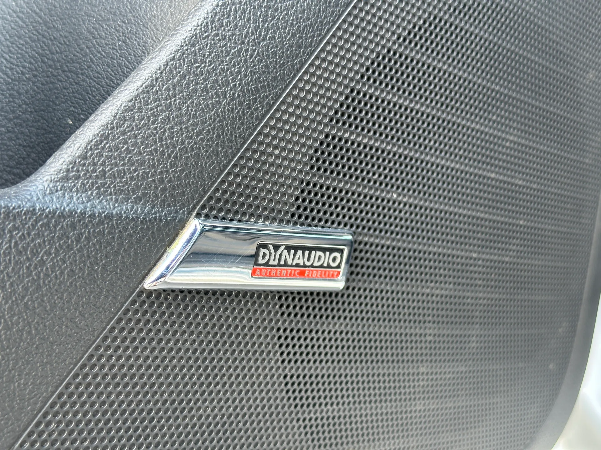 Volkswagen Tiguan — фото 10