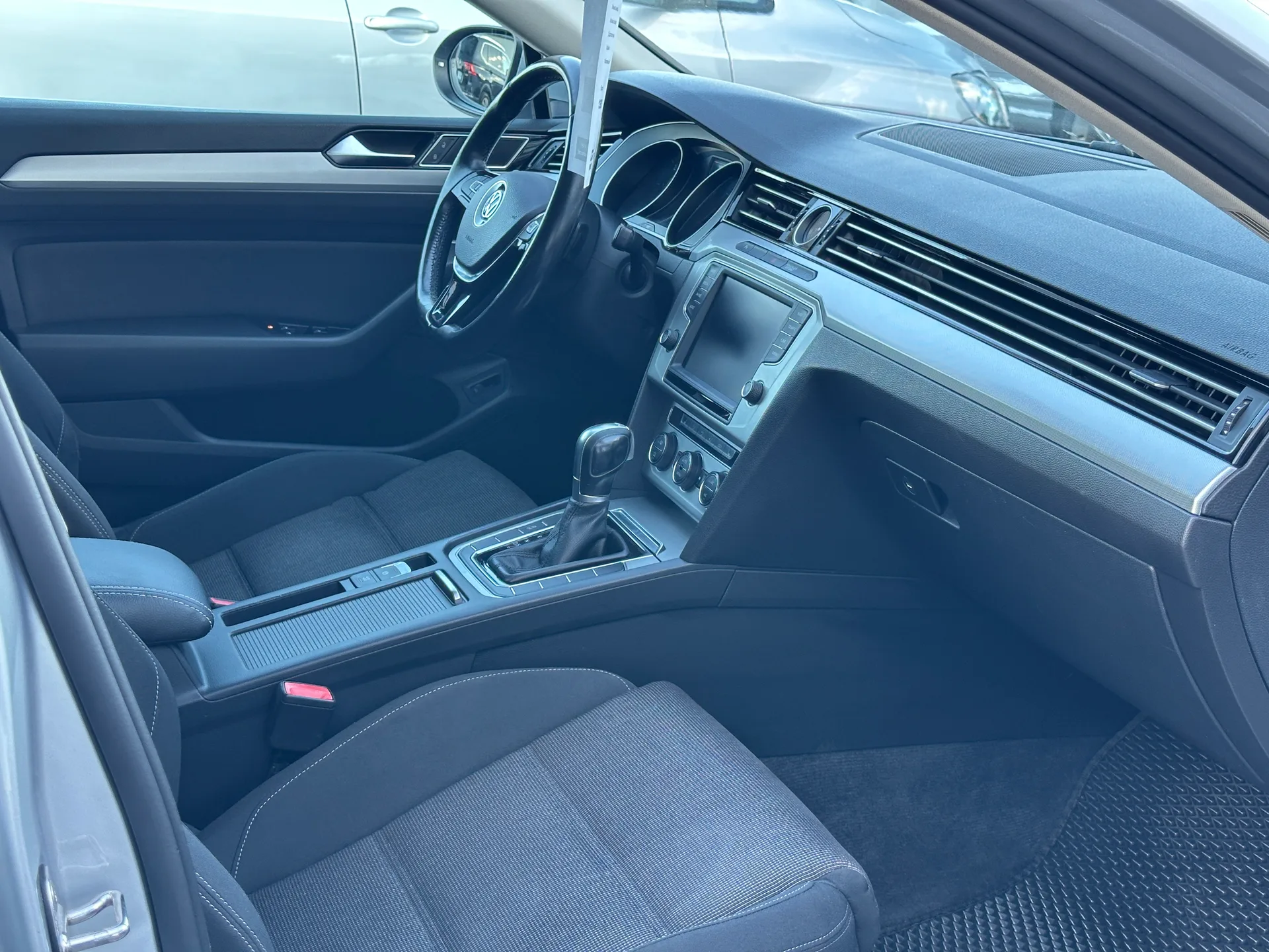 Volkswagen Passat — фото 9