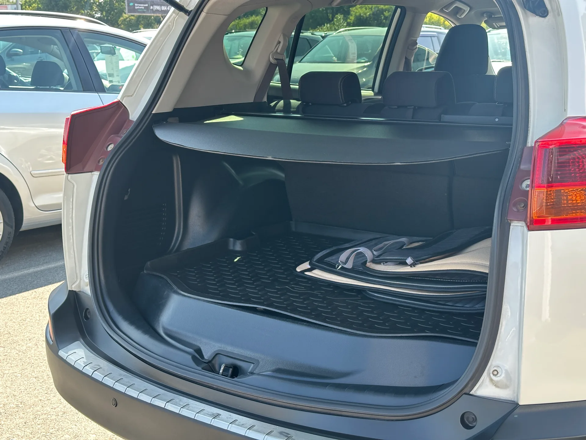 Toyota RAV4 — фото 10