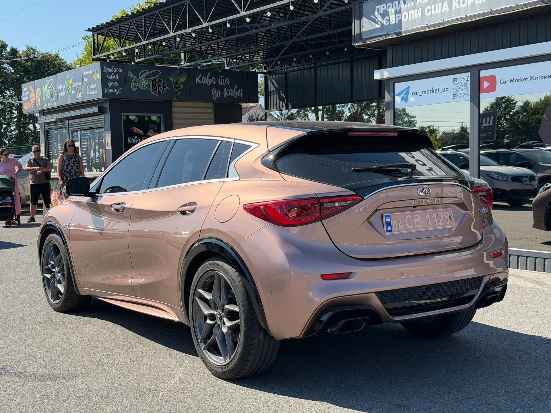 Infiniti Q30 — фото 4