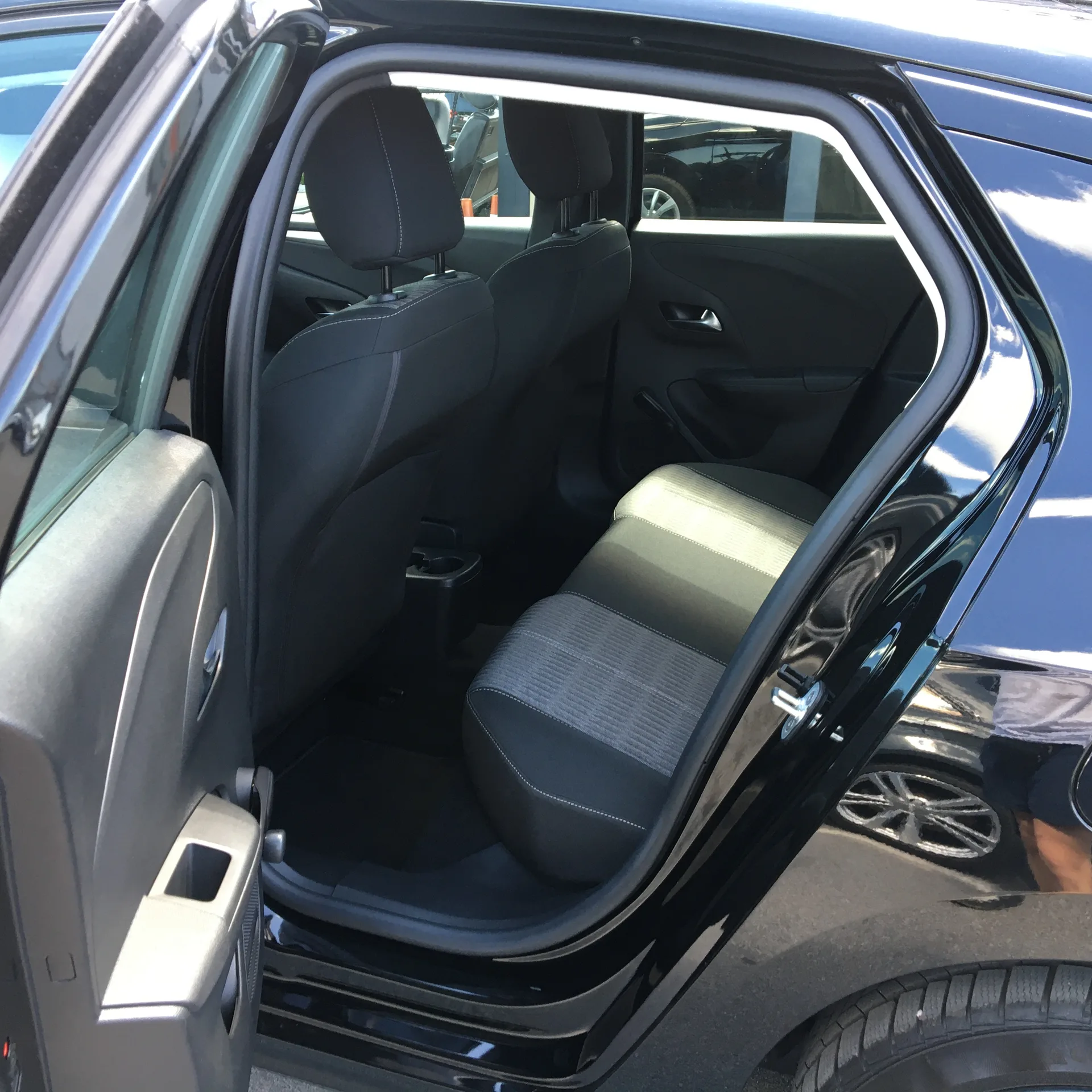 Opel Corsa — фото 7