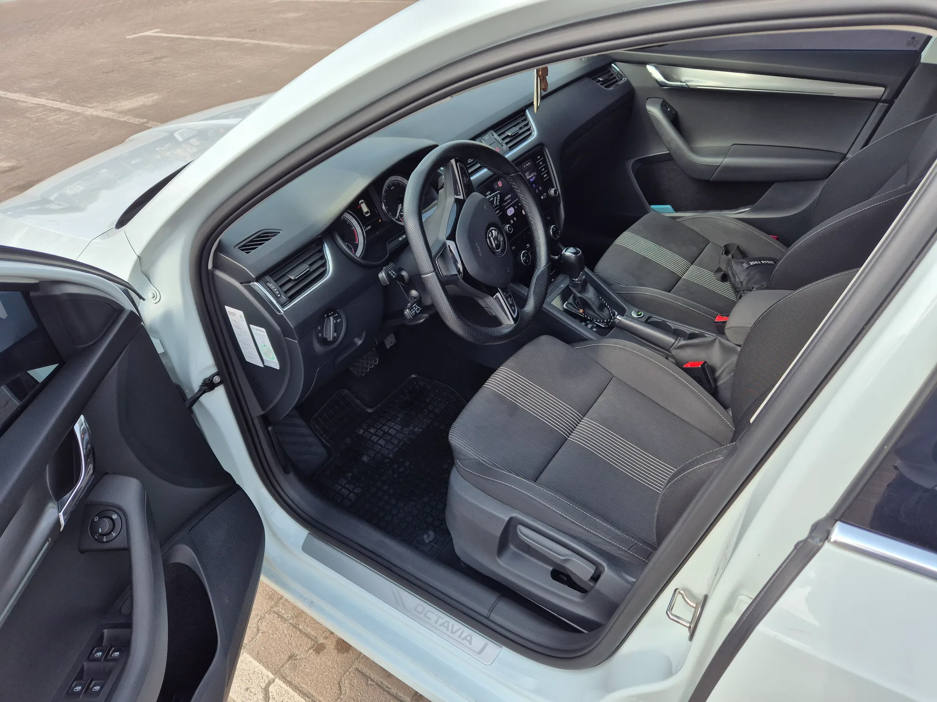 Skoda Octavia — фото 8