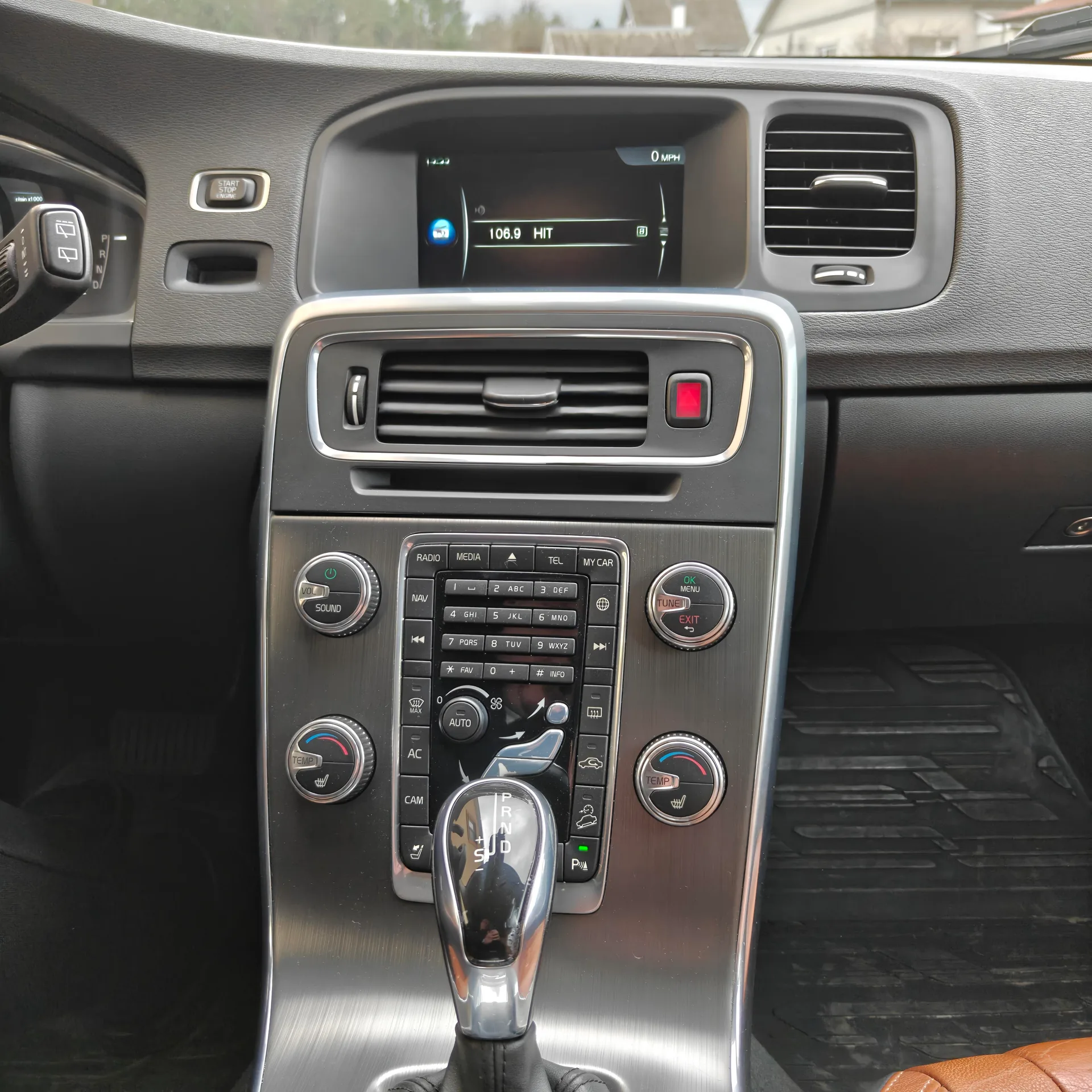 Volvo V60 Cross Country — фото 8