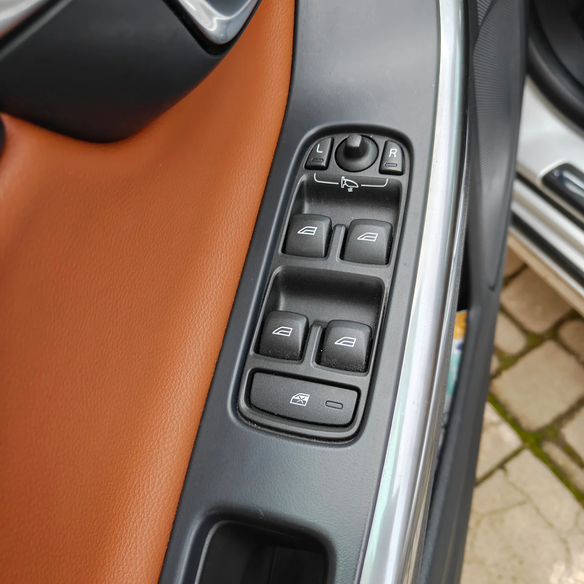 Volvo V60 Cross Country — фото 19