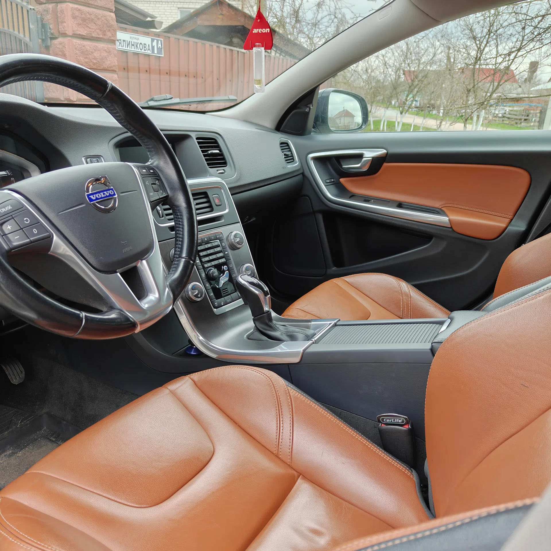 Volvo V60 Cross Country — фото 20