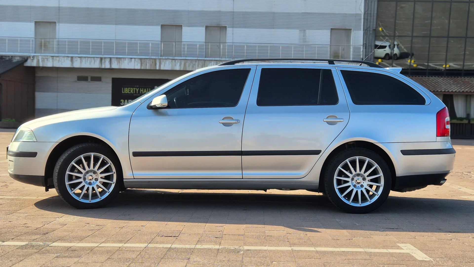 Skoda Octavia — фото 7
