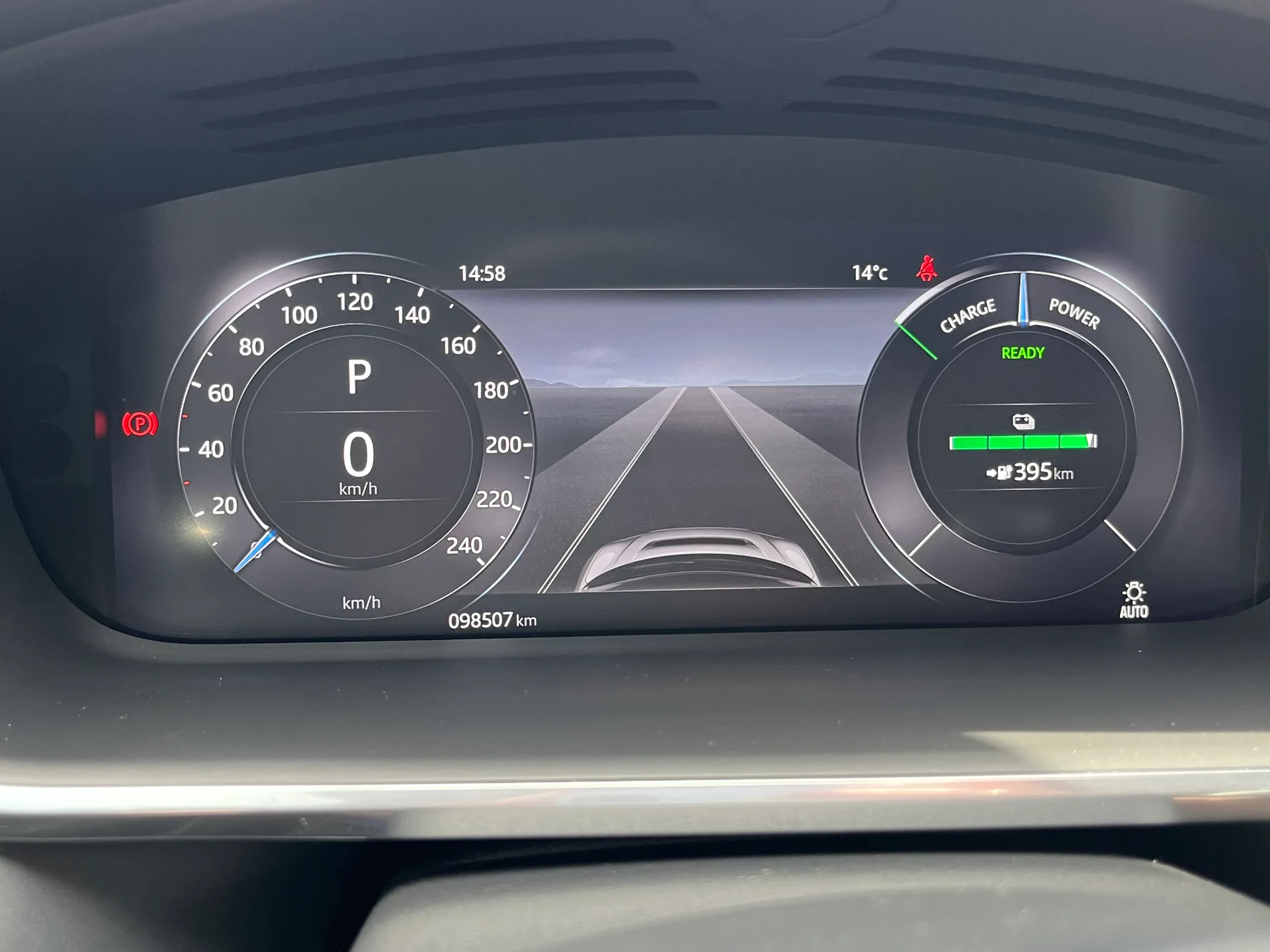 Jaguar I-Pace — фото 13