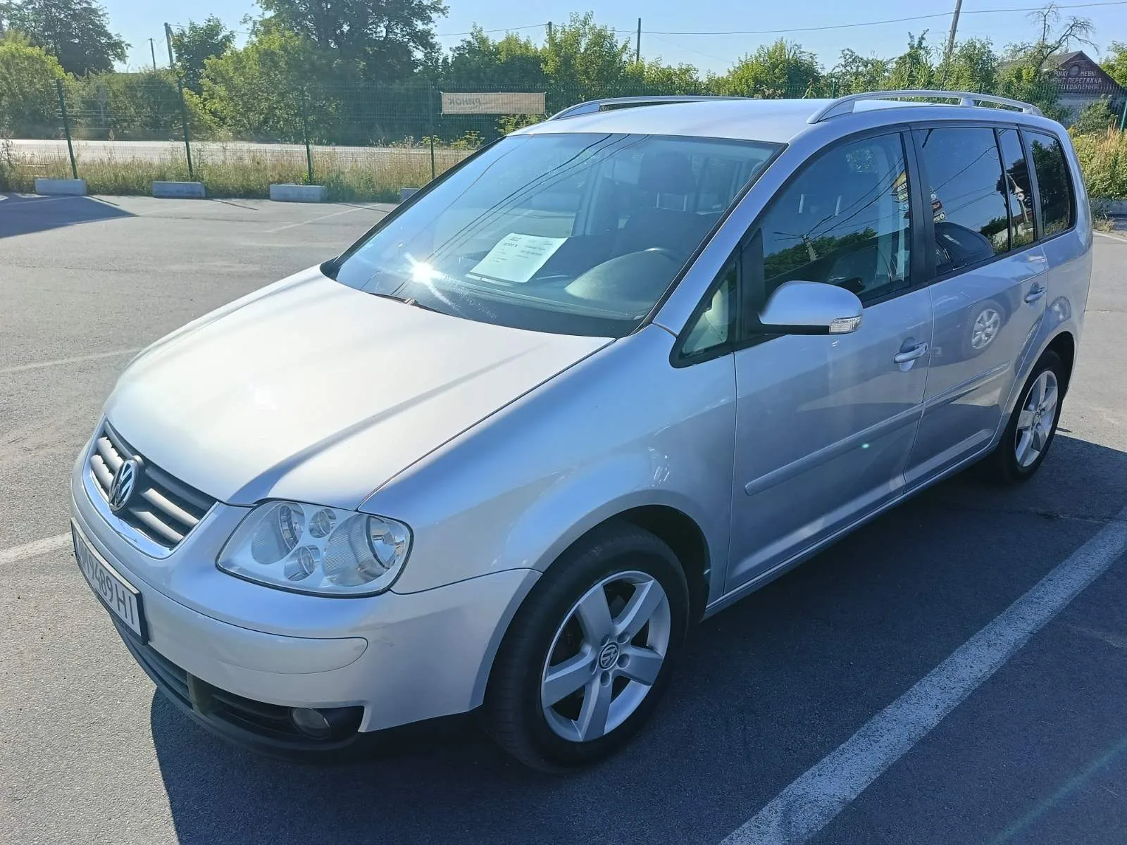 Volkswagen Touran — фото 16